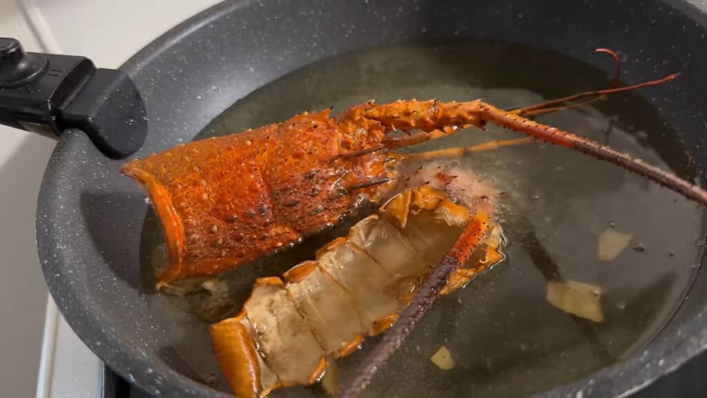 抜け殻は揚げて食べてみましたが、味がしなかったそうです