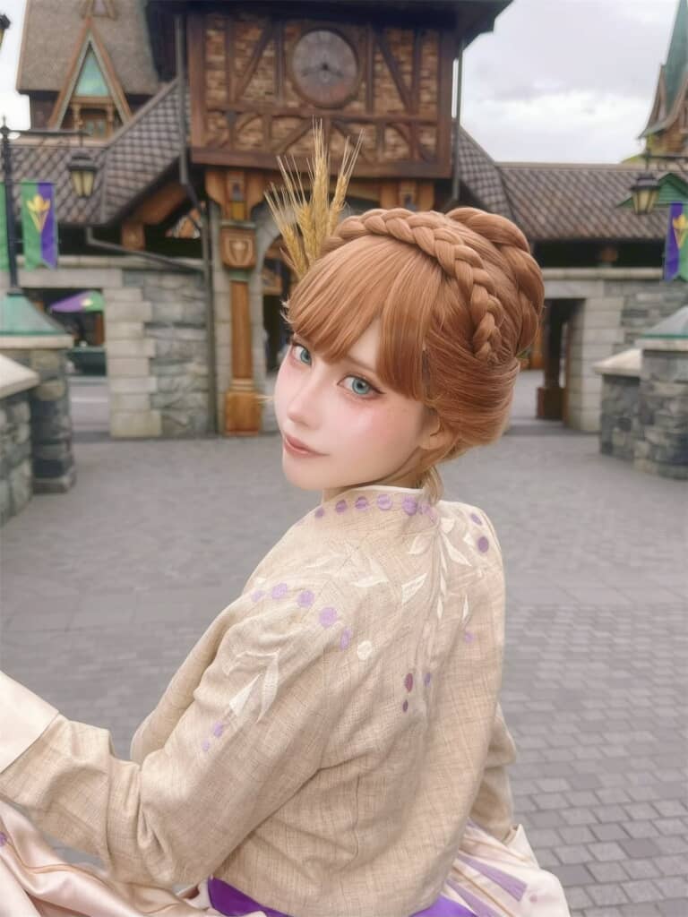 アナのコスプレ。振り向きポーズ