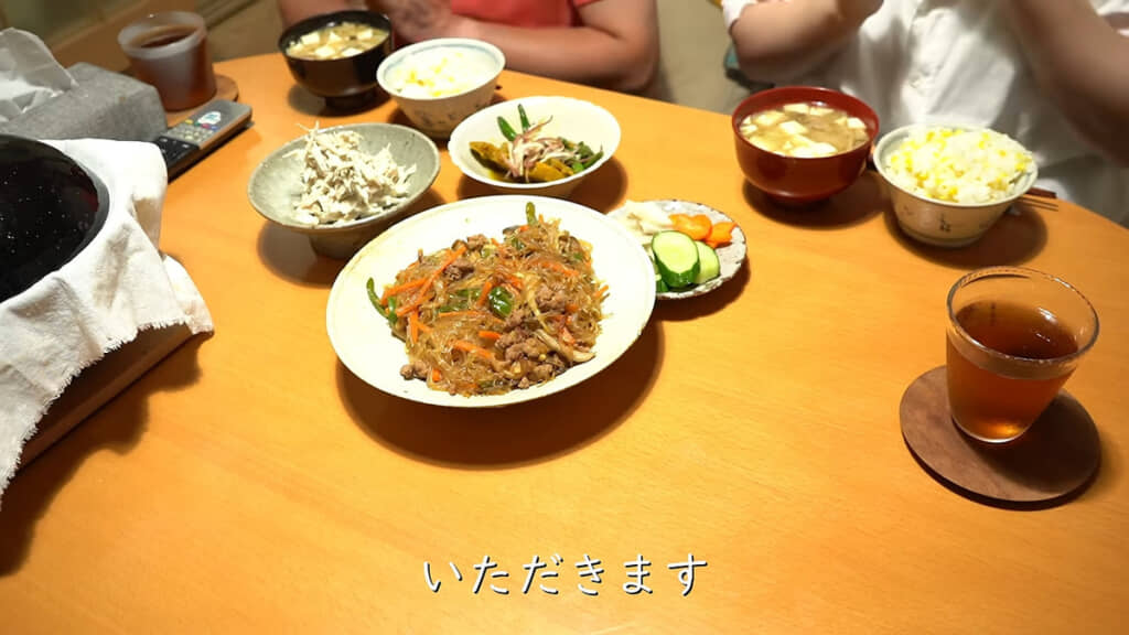 夏野菜たっぷりの食卓が完成