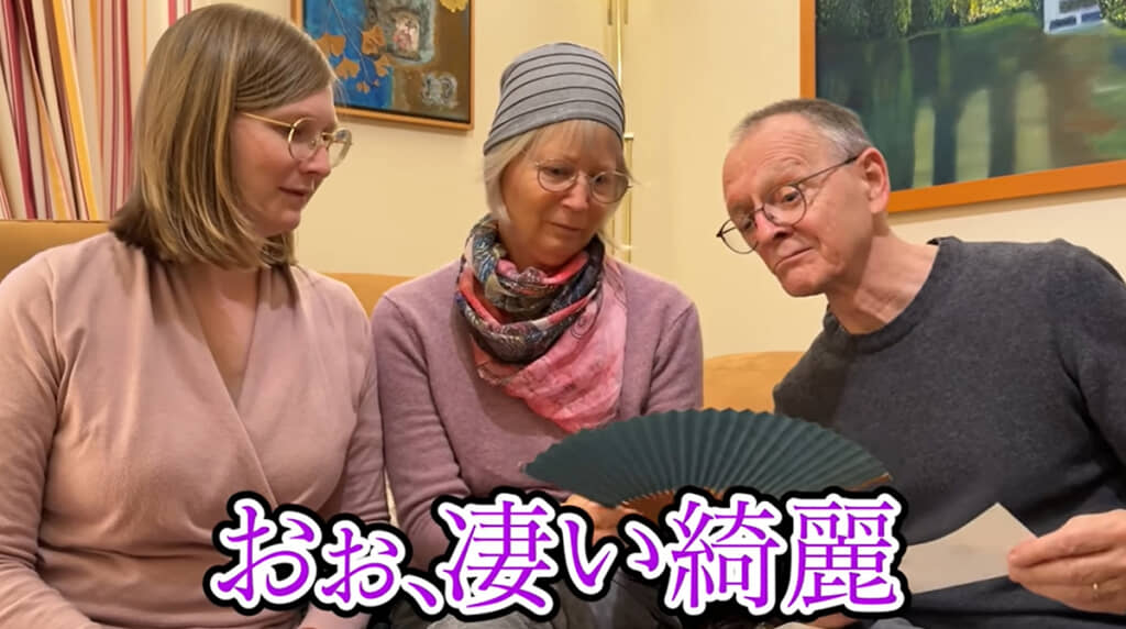 扇子の美しさにうっとり