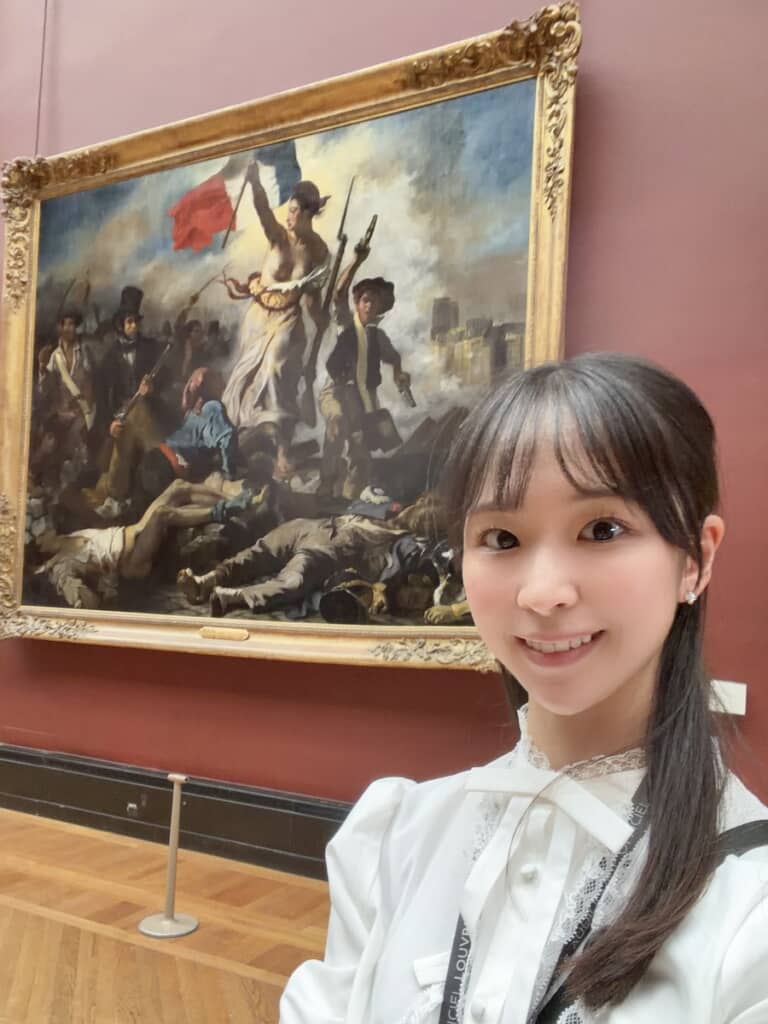 11年後の現在、当時答えられなかった絵画の原画を見にルーブル美術館に訪れた紀野さん