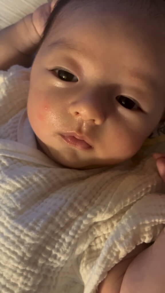 少しおねむのようです