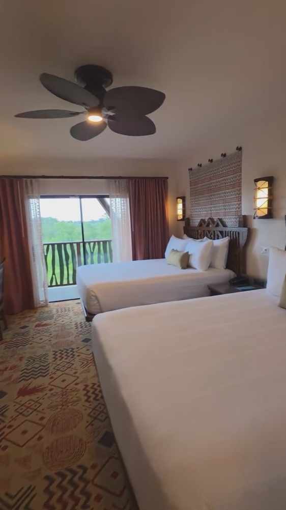 バルコニーが見える寝室も（※画像はInstagramアカウント／「David's Vacation Club Rentals」から）