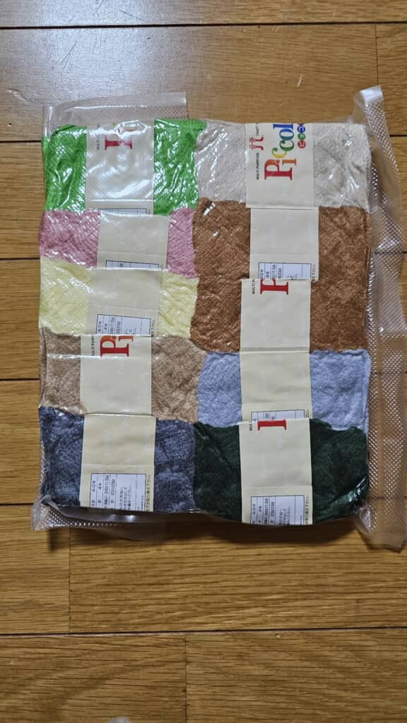 届いたぺちゃんこの状態