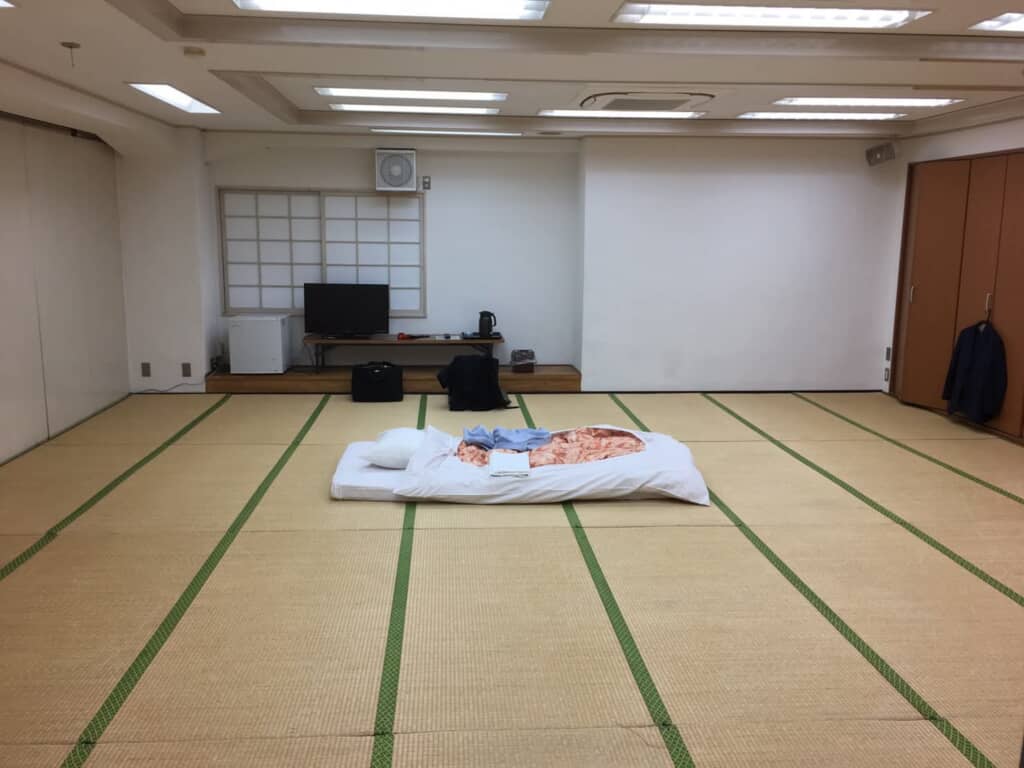 あわてて予約したシングルの部屋