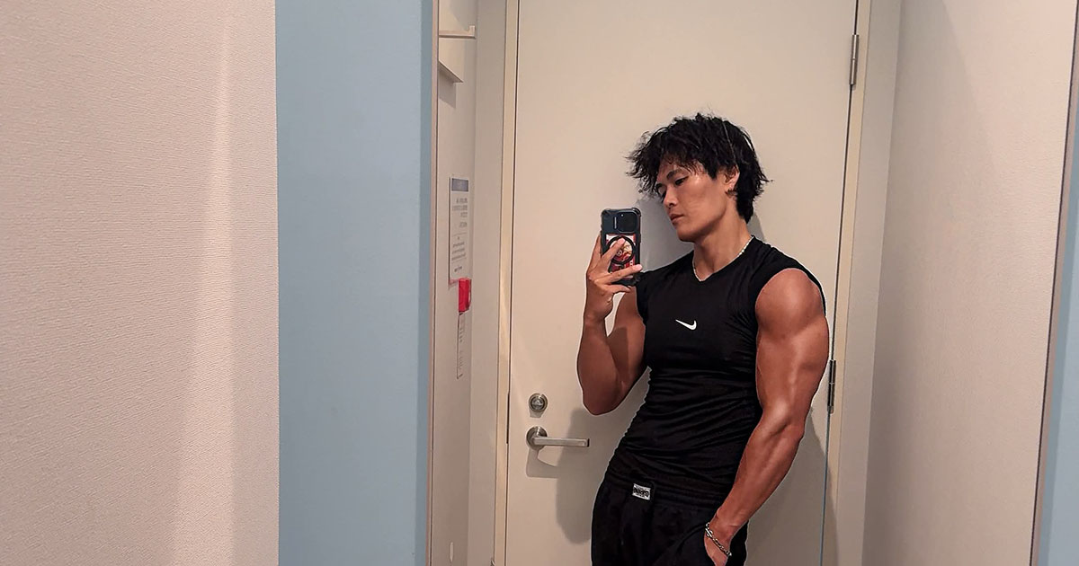 ジムで筋トレ中の“ムキムキ男性”→普段の姿は……「マジか」　驚きのギャップに「振り幅が凄すぎ」「笑顔が素敵すぎる」（1/2） | 男性 ねとらぼ