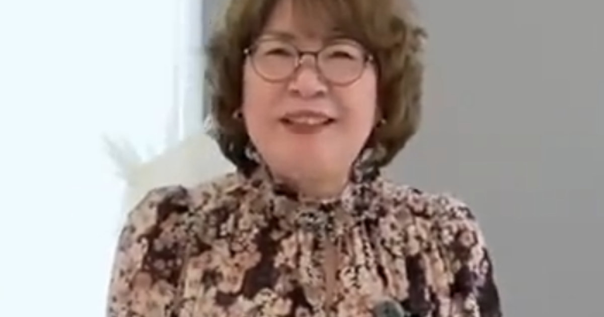 「おしゃれです」ZARAとH＆Mの秋服→70歳女性が着こなすと……　上品で高見えするコーデに「どれもすてき」（1/3） | 女性 ねとらぼ