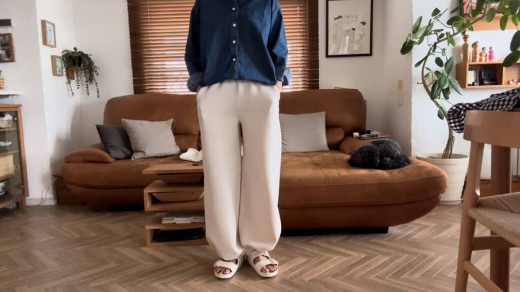 デニムシャツと合わせた爽やかコーデ