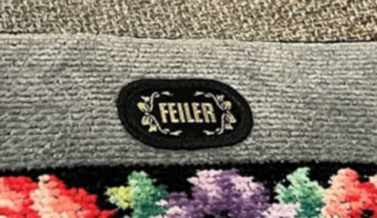 セカストで550円だった“フェイラーのポーチ”→開けると……「どうしたらいいんだーい！」　驚きの中身に「これはご縁がありますね！」（1/2） | ライフスタイル ねとらぼ