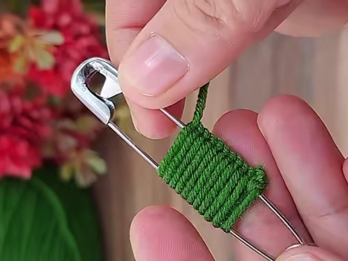 安全ピンに毛糸を巻き付けていくと……　3380万再生のかぎ針編み作品に「こんな作り方があるとは」「挑戦してみます！」【海外】（1/2） | 編み物 ねとらぼ