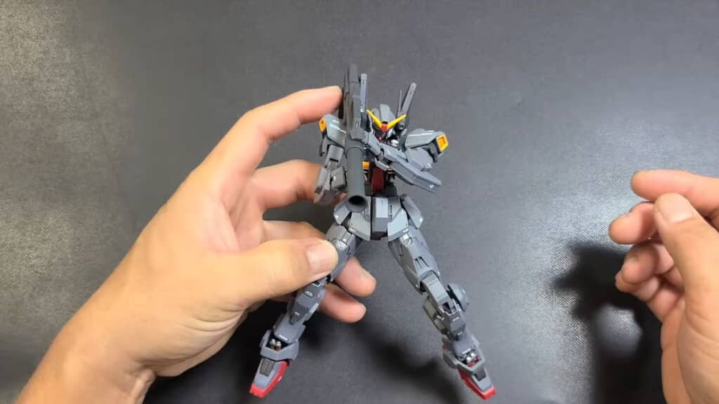 バズーカを構えたガンダムMk-II