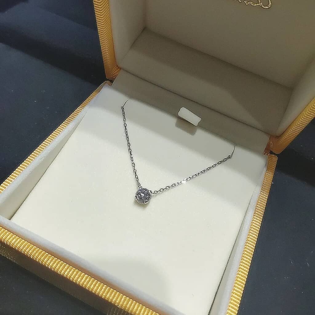 繊細で美しい