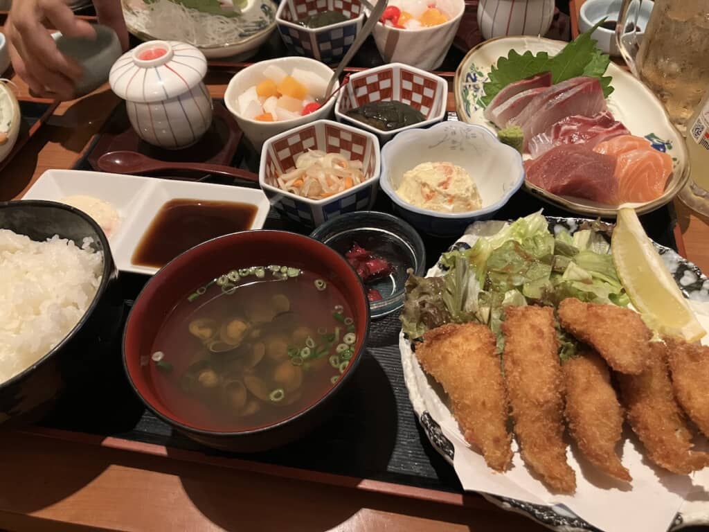 ふぐフライどころの騒ぎじゃない「ふぐフライ定食」。これで1800円とは……