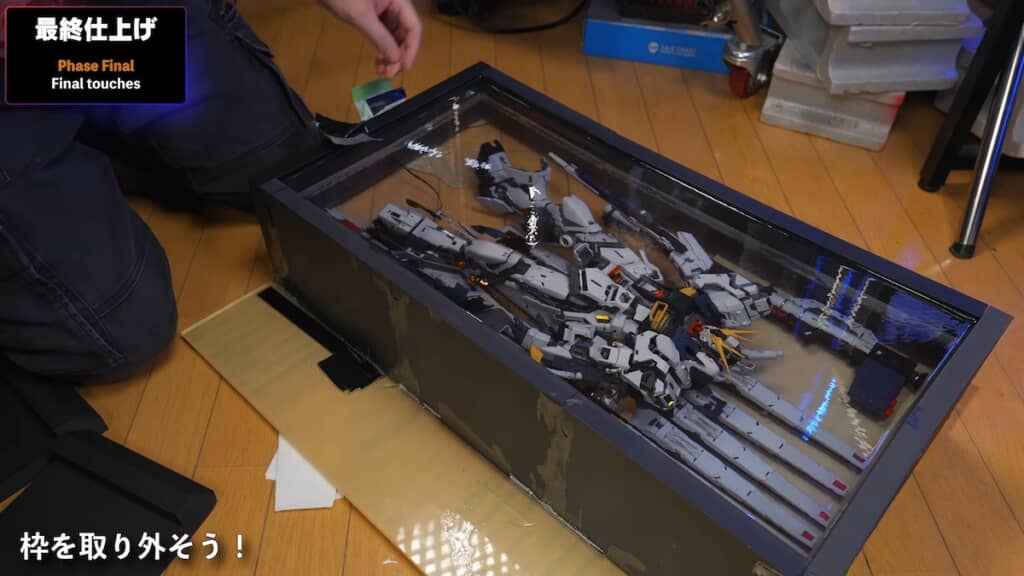 底からレジンが漏れていたというアクシデントもありつつ、枠を取り外して飾れば……