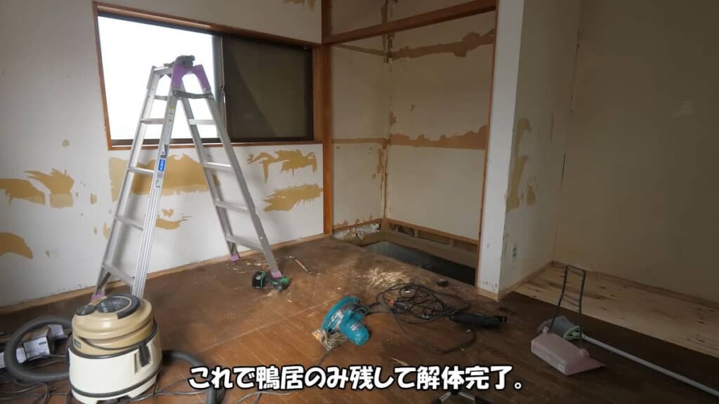 鴨居以外を残して解体した押し入れ