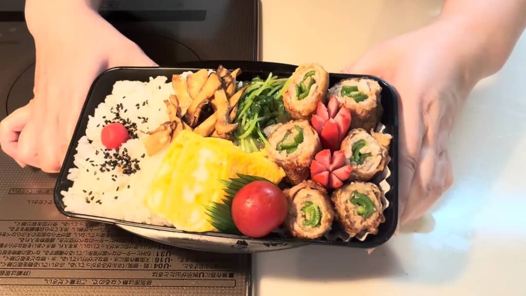 ボリューム満点のお弁当が完成！