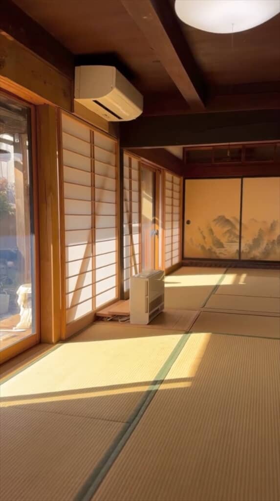 新しい畳が入った大広間