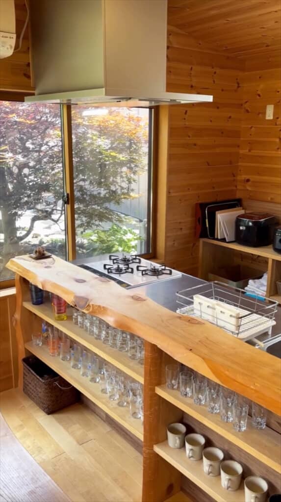 一新されたキッチン