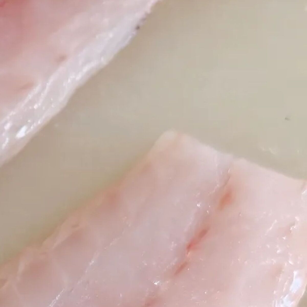甘鯛をさばいたら……「ゴミ箱に捨てましたチクショウ」目を疑う中身に「高い魚なのに」「わからず食べてしまいそう」と114万表示 | グルメ ねとらぼ