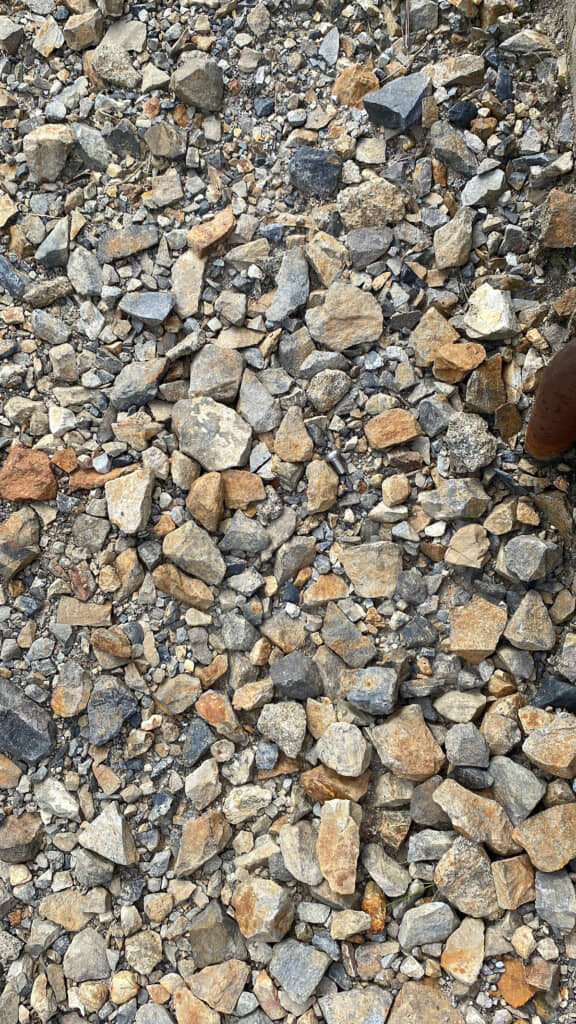 この中のどこかにネジを落としてしまったようですが……