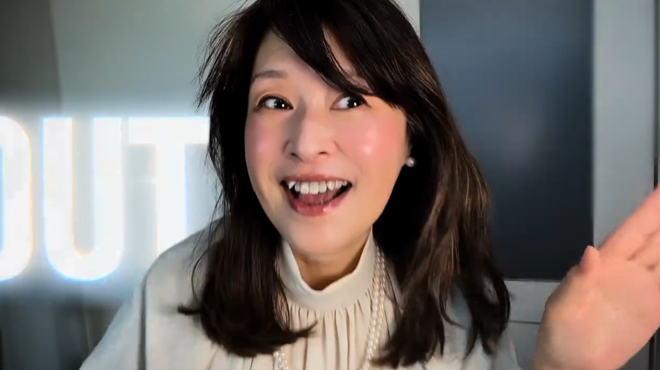 フルメイクで大変身!