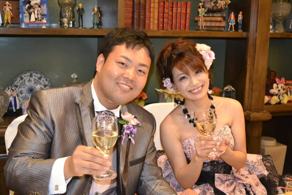 結婚式の幸せそうな2人