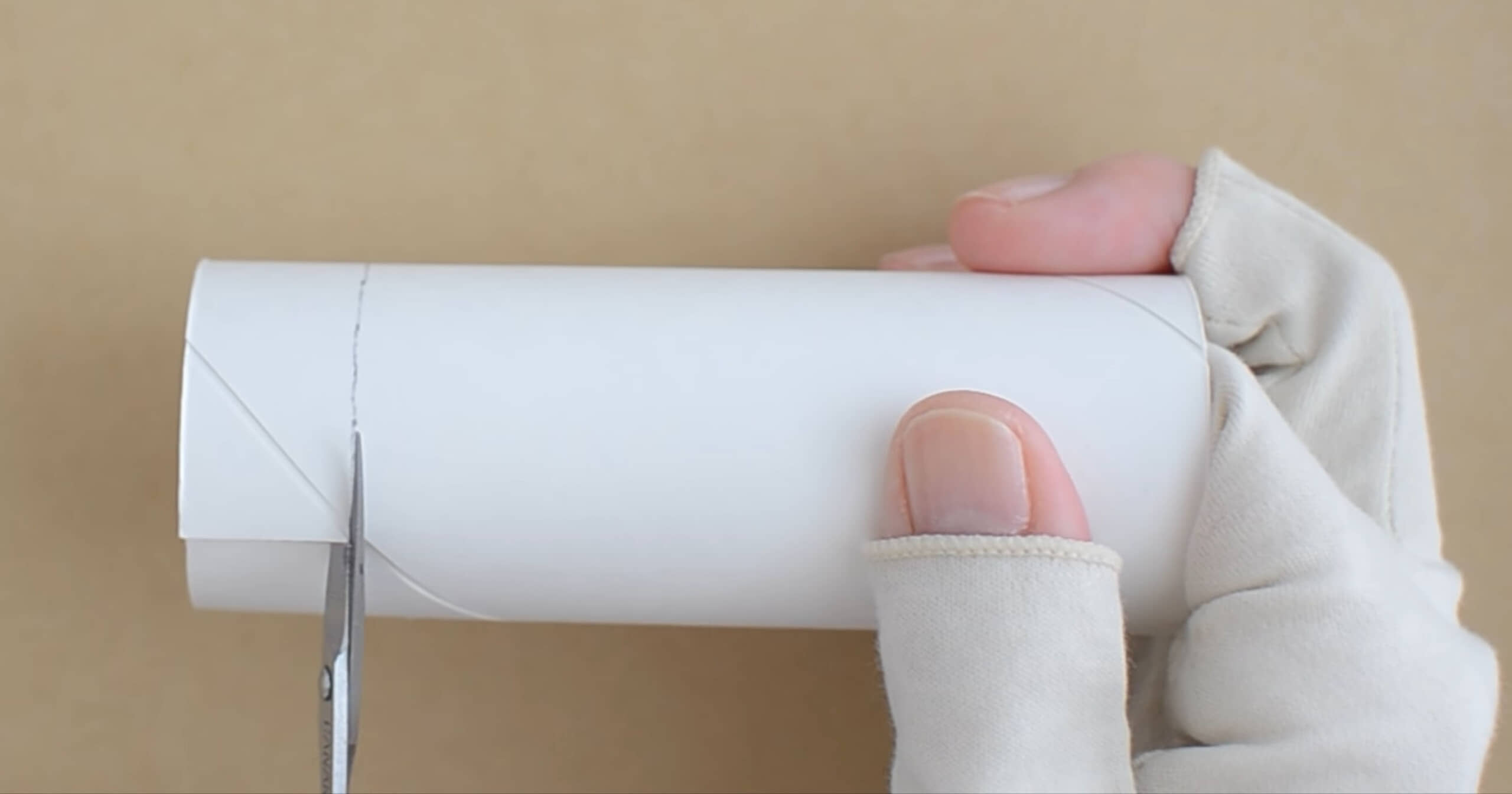 トイレットペーパーの芯をカット→セリアのモールを巻くと…… 秋からクリスマスまで飾れる“モールりんご”が完成! | ハンドメイド ねとらぼ