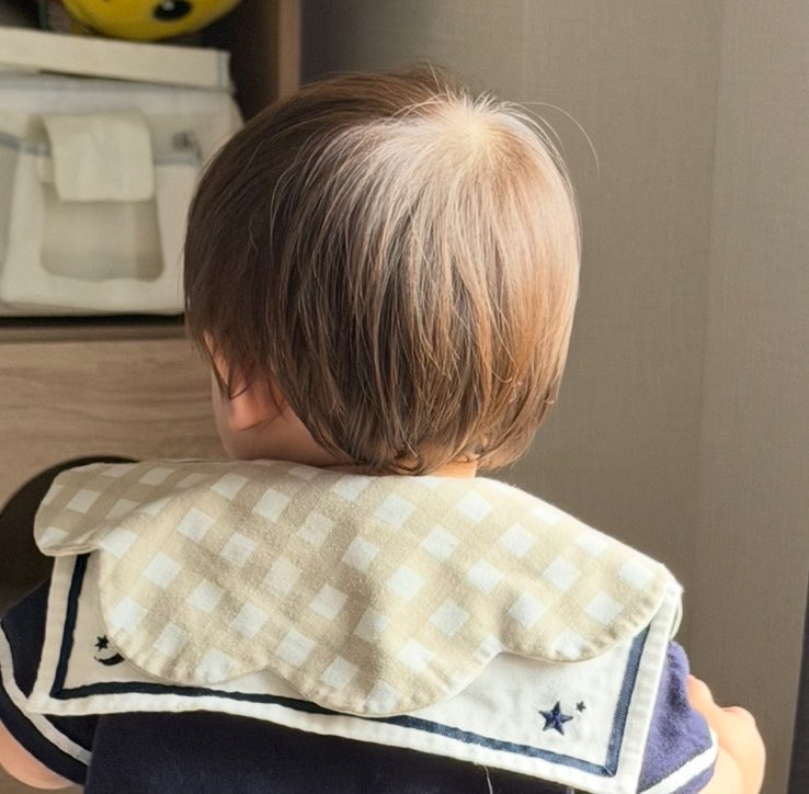 1歳になった息子くん。すてきな髪色!