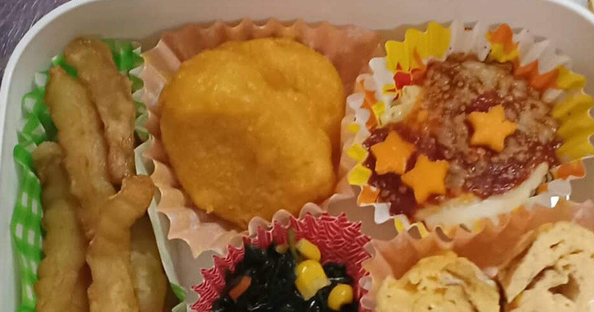 アラフィフ父が作る“遠足弁当”なんて「こんなもん」→開けると…… まさかの中身に「いやいや、お子さん大喜びですって!」 | 育児 ねとらぼ