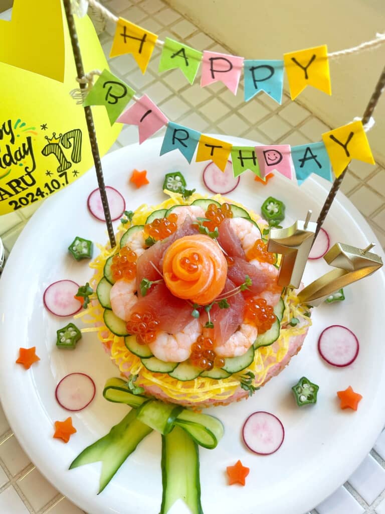 2024年はバラサーモンがかわいいお寿司ケーキ