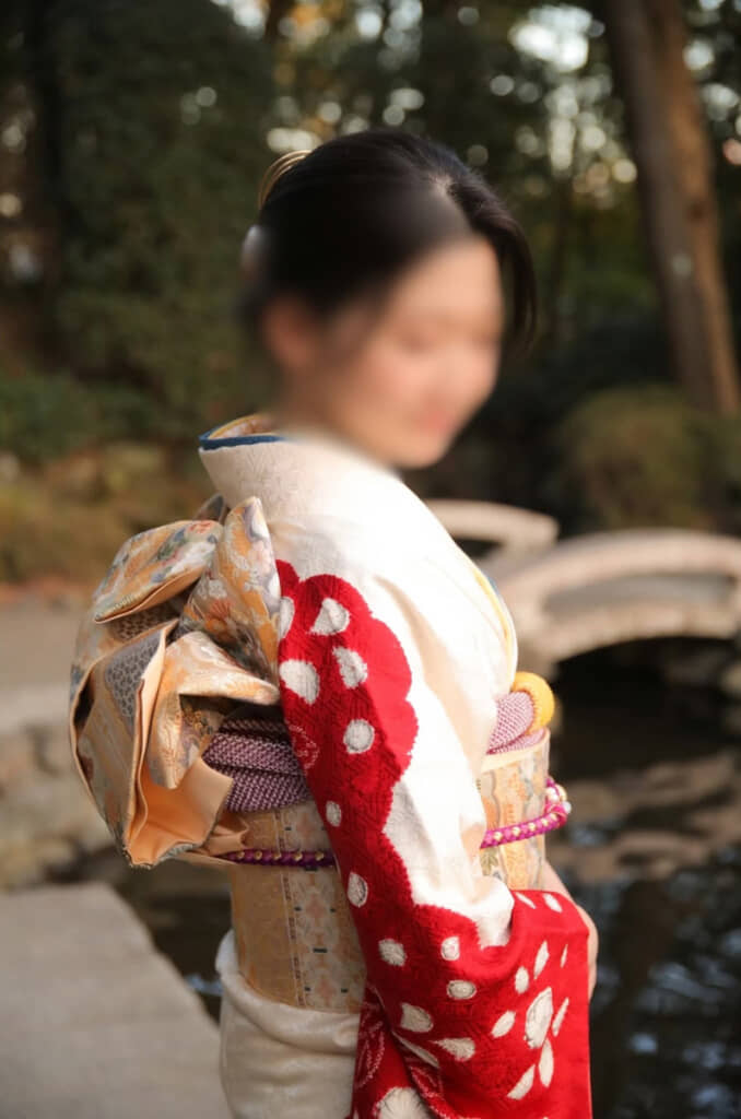光に反射した総柄がとってもきれい!