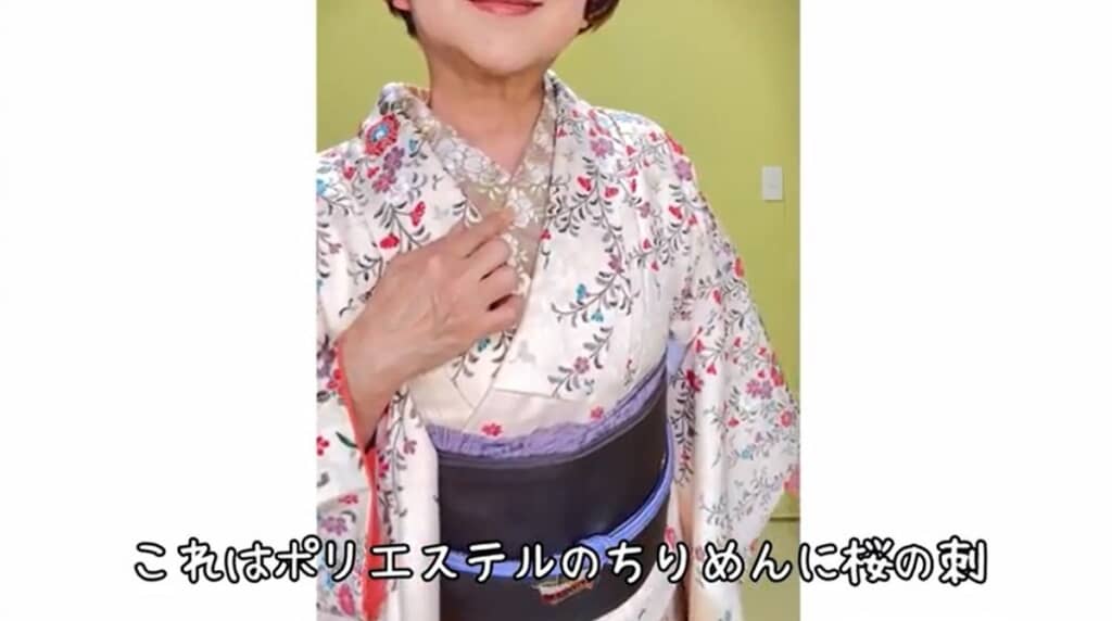 帯締めと帯揚げは薄紫、半襟は桜の刺しゅうを選びました