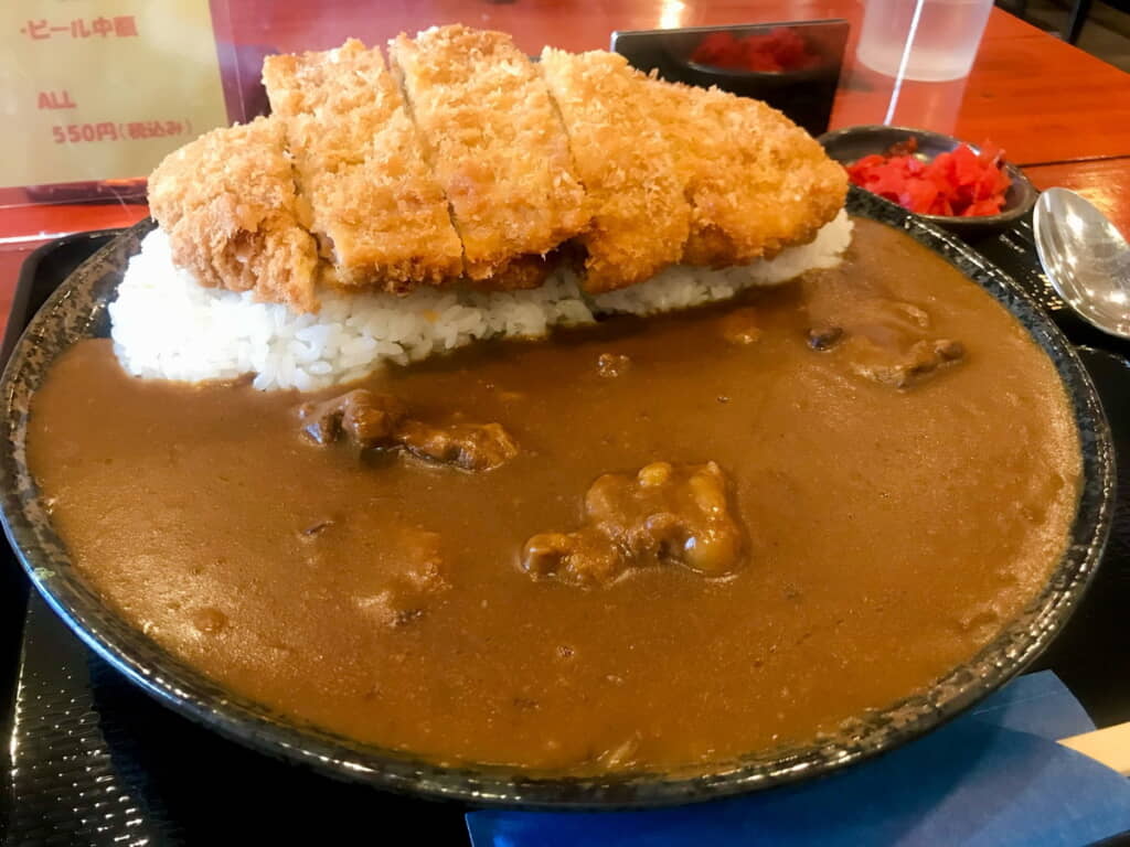 カツカレーも……