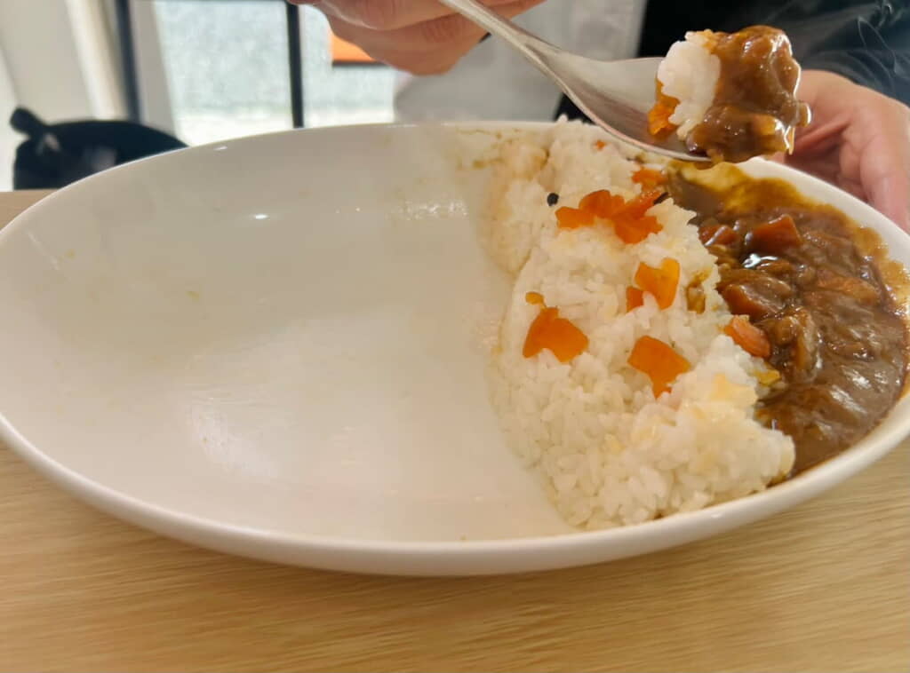 食べている途中も……