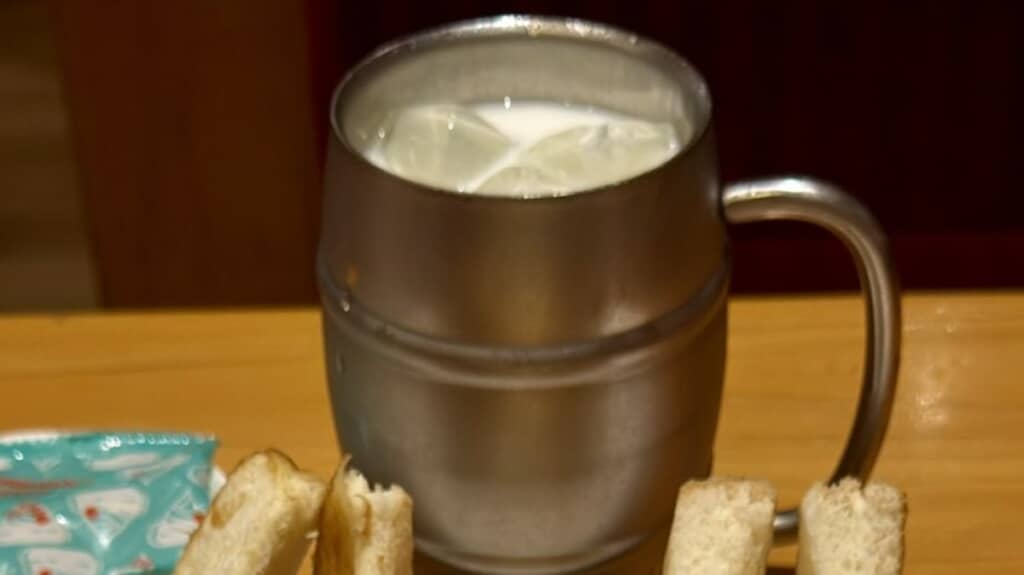 ドリンクは牛乳で!