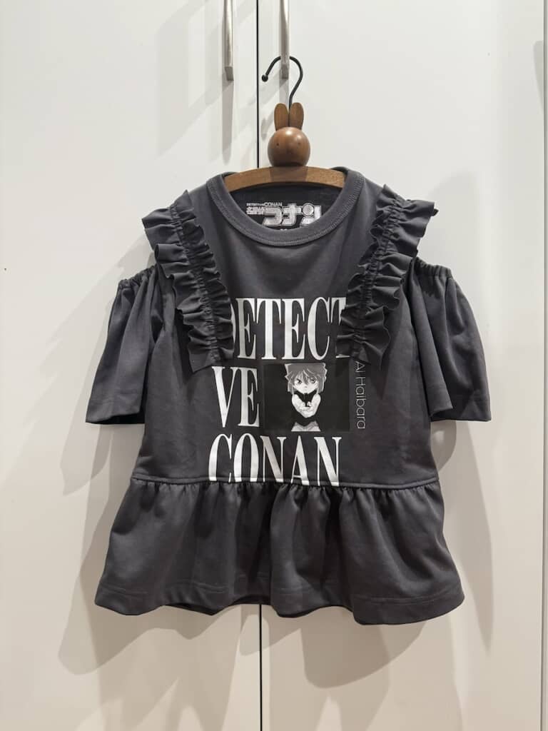フリルやギャザーをあしらった肩出しトップスに大変身！