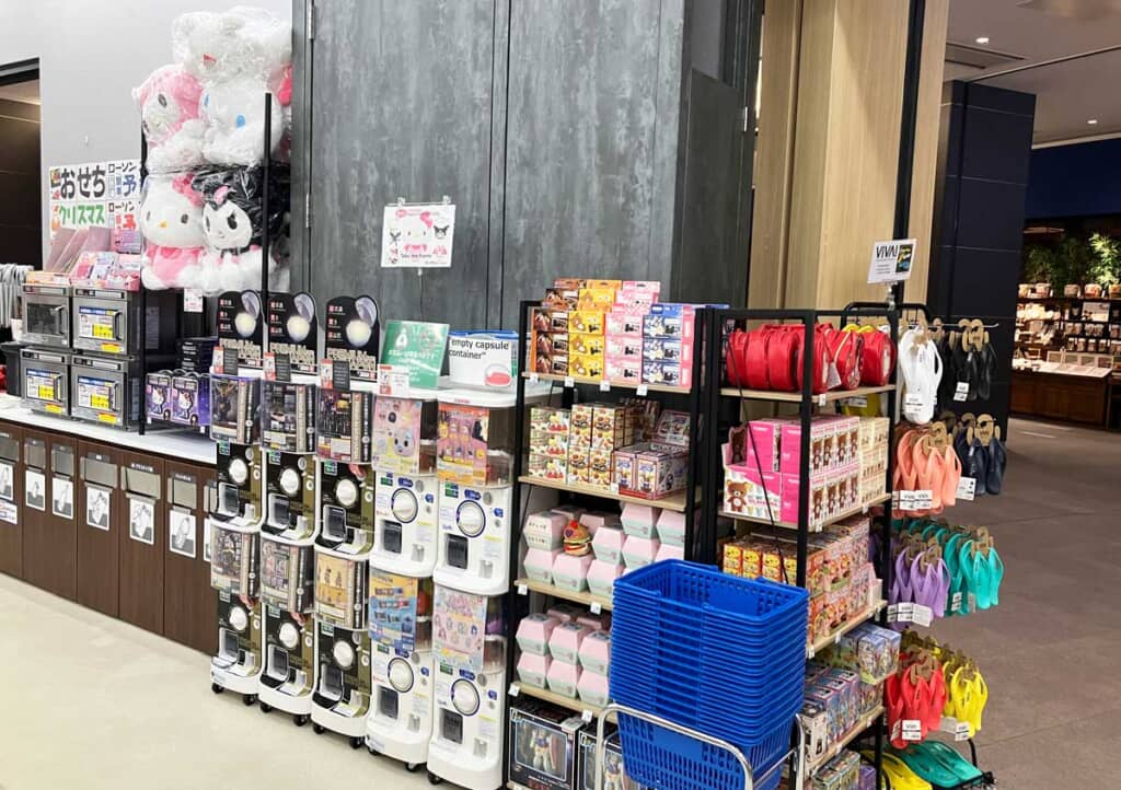 店内にカプセルトイも設置