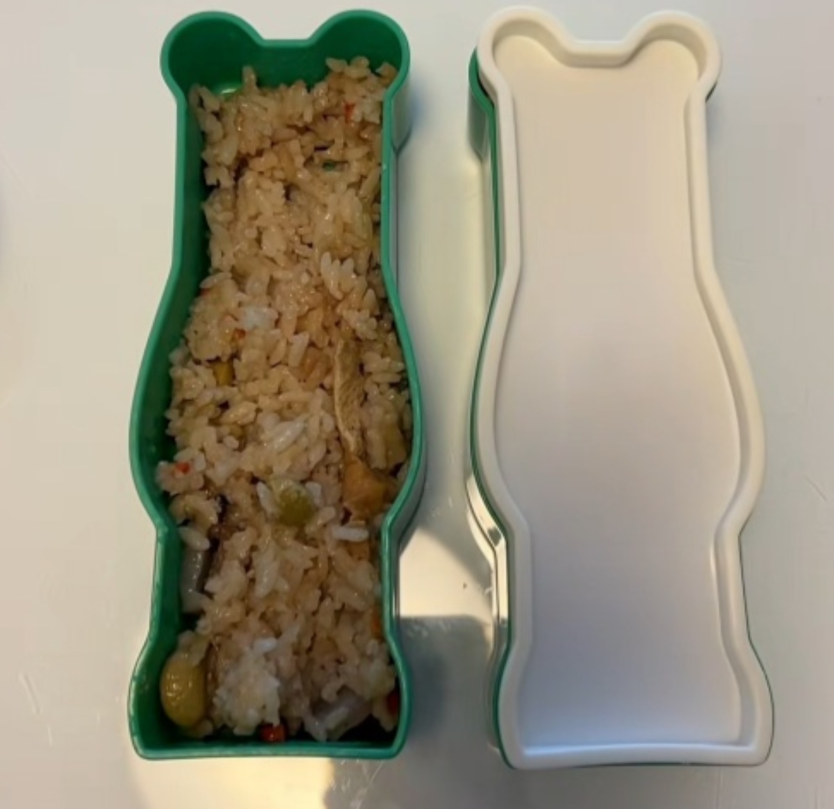 社会人5年目の娘のために、父が“炊き込みご飯”を手作り! カエル型弁当箱に詰まった愛情たっぷりの中身に「お店のとかより好き」(1/2) | グルメ ねとらぼ