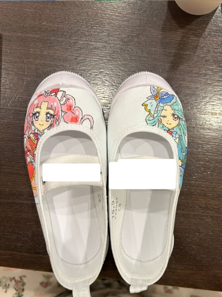左にキュアミスティック、右にはキュアエクレール