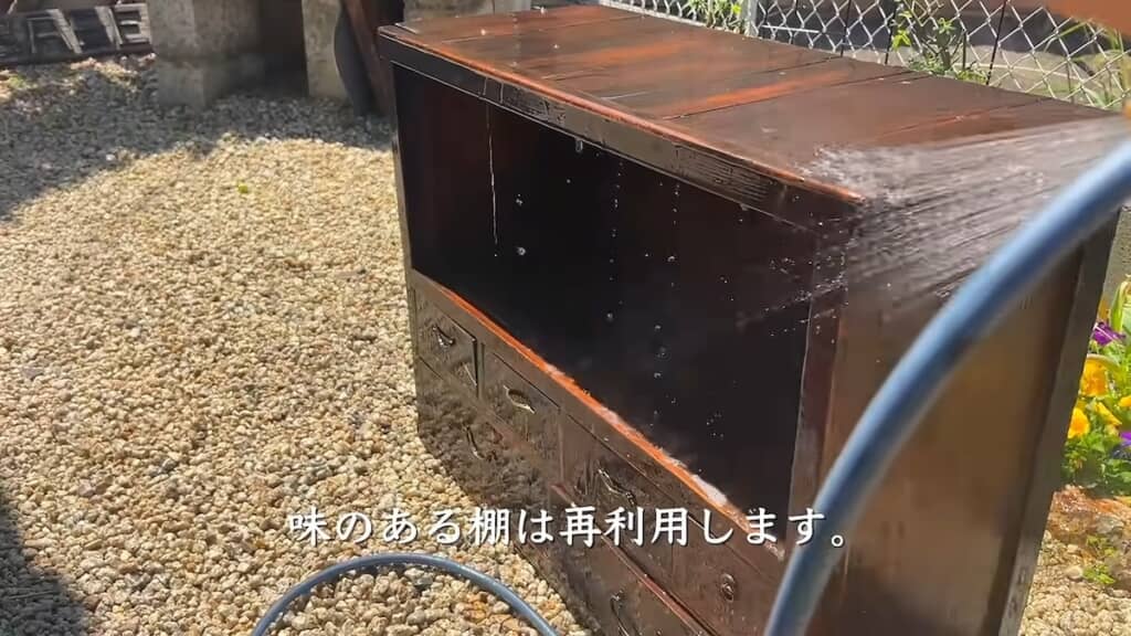 使える家具は再利用することに